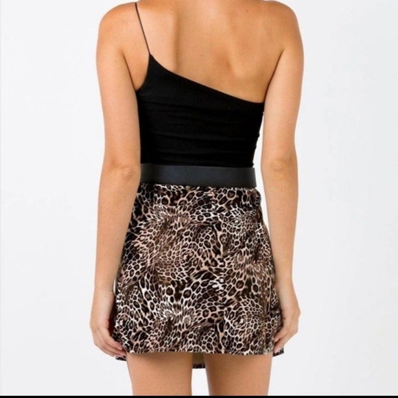 Princess Polly Samira Leopard Mini Skirt Size 2 - Picture 2 of 7